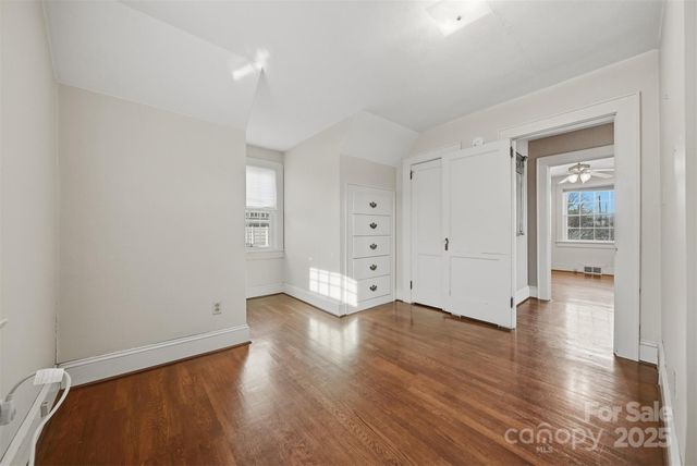 323 4th Street Place SW, Hickory, NC 28602