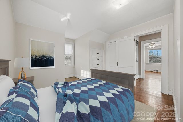 323 4th Street Place SW, Hickory, NC 28602