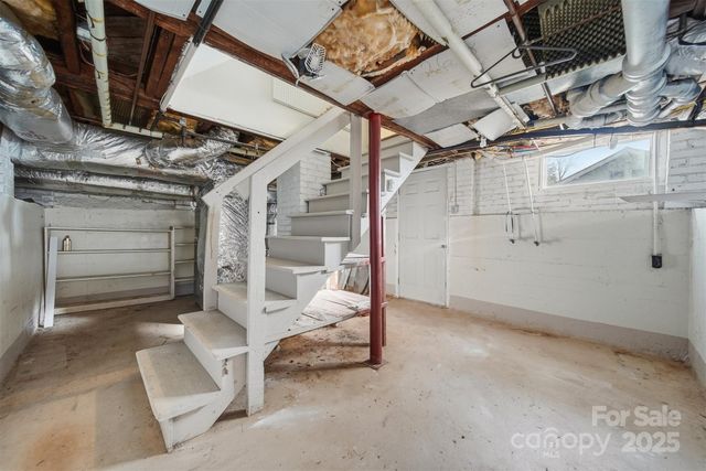 323 4th Street Place SW, Hickory, NC 28602