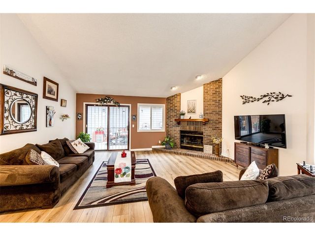 2550 S Iris St, Lakewood, CO 80227