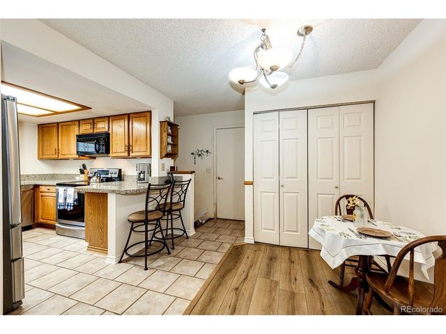2550 S Iris St, Lakewood, CO 80227