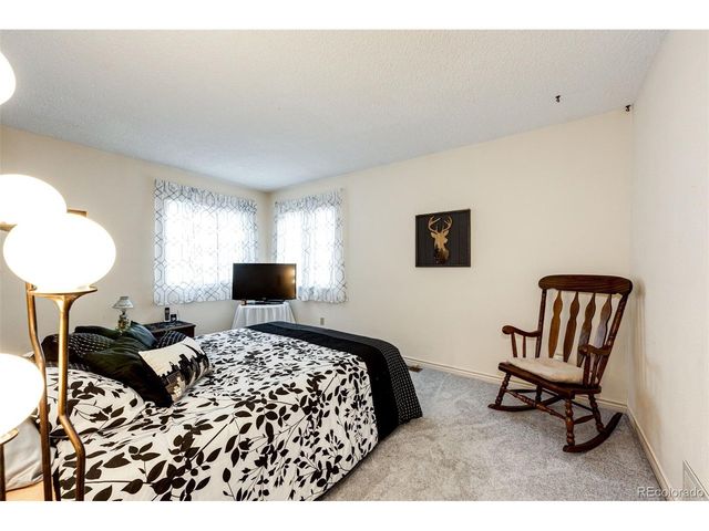 2550 S Iris St, Lakewood, CO 80227