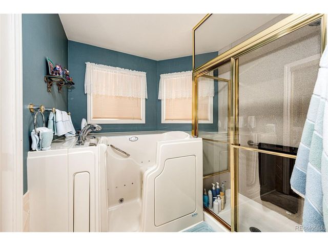 2550 S Iris St, Lakewood, CO 80227