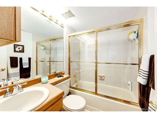 2550 S Iris St, Lakewood, CO 80227