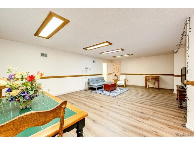 2550 S Iris St, Lakewood, CO 80227