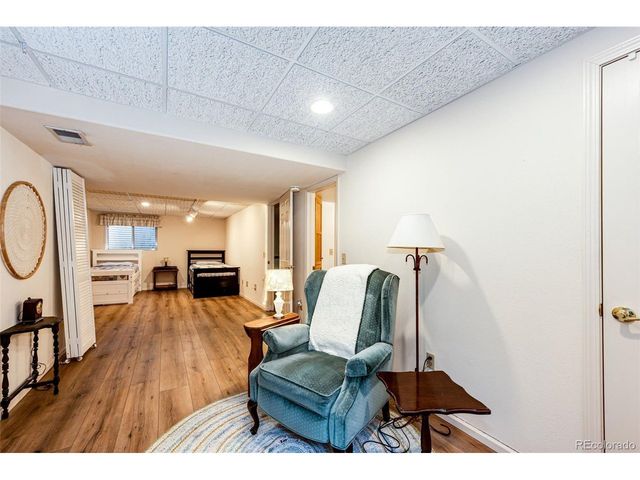 2550 S Iris St, Lakewood, CO 80227