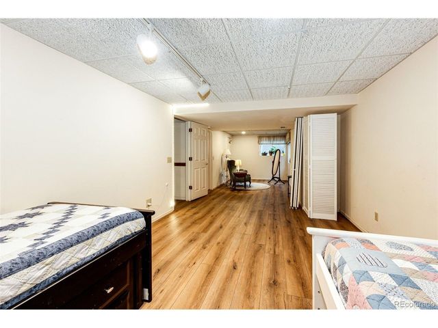 2550 S Iris St, Lakewood, CO 80227