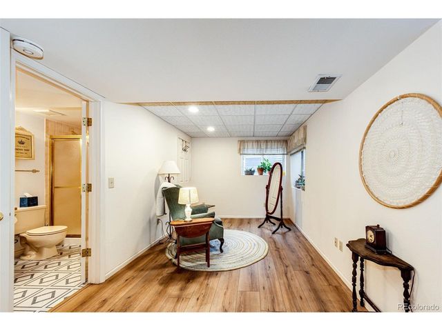 2550 S Iris St, Lakewood, CO 80227