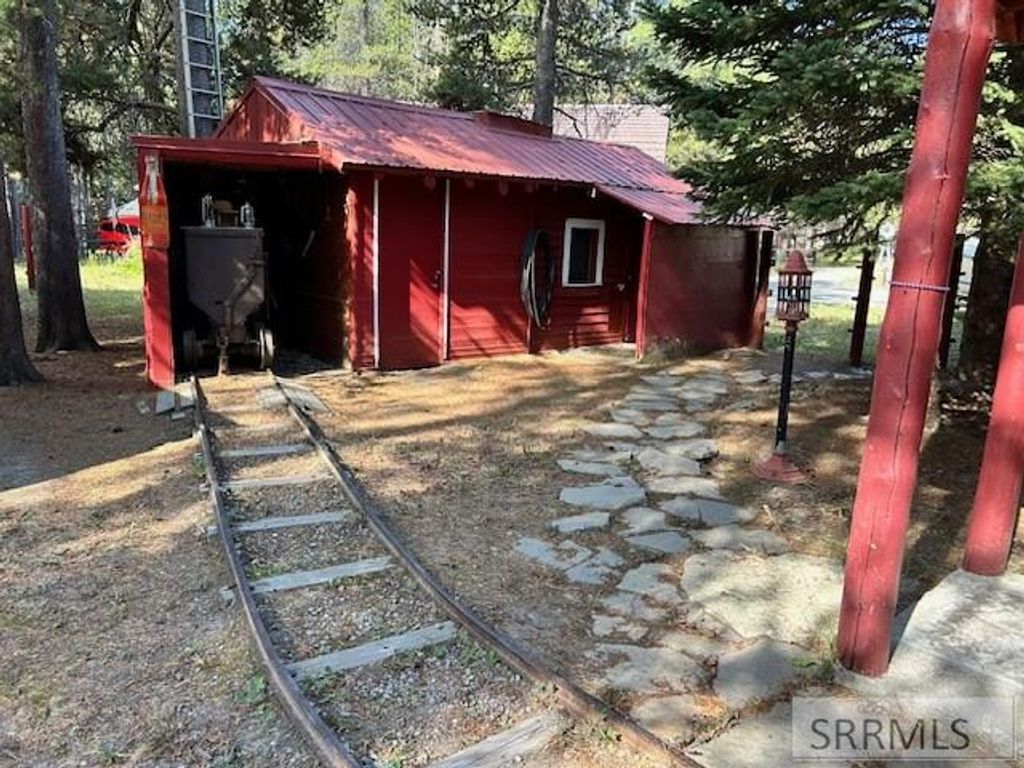 Image 24 of property listing at 3889 F Street, Island Park, ID 83429