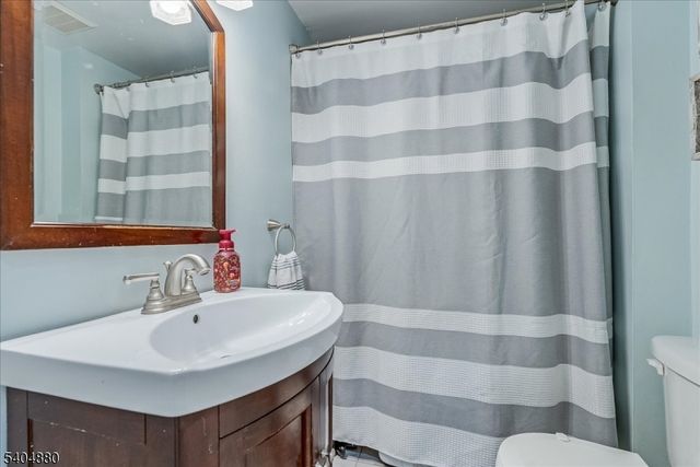 14 Oneida Trl, Wayne Twp., NJ 07470