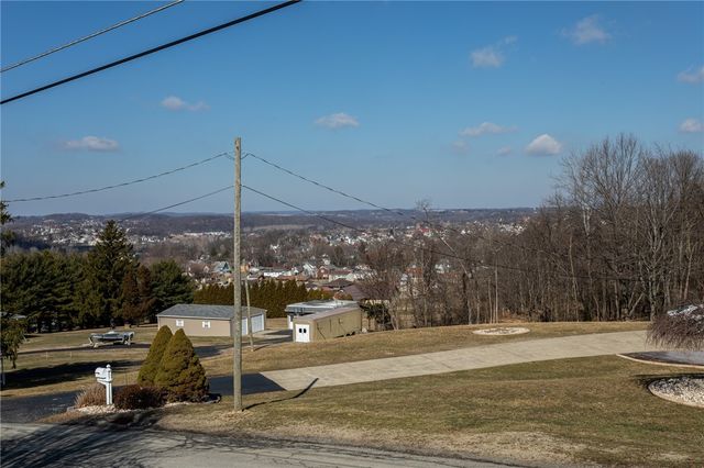 519 E Wine St, South Connellsville, PA 15425