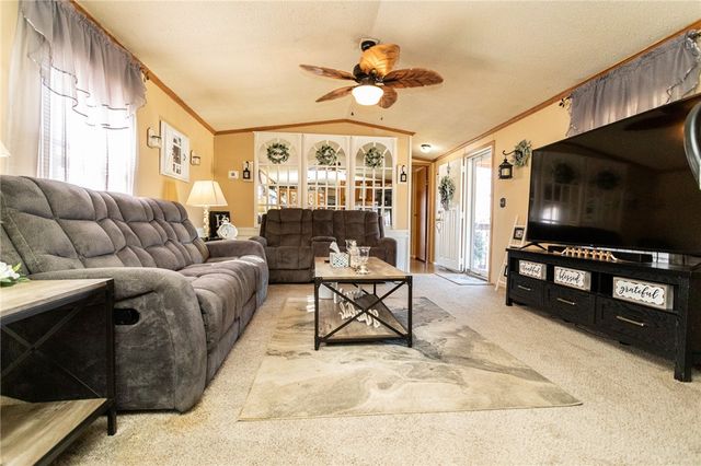 519 E Wine St, South Connellsville, PA 15425