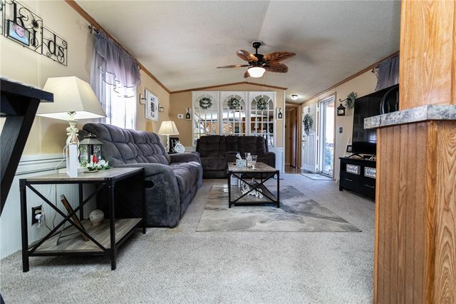 519 E Wine St, South Connellsville, PA 15425