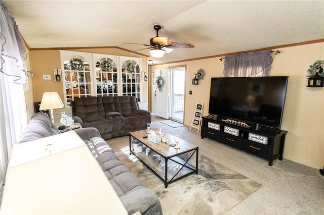 519 E Wine St, South Connellsville, PA 15425