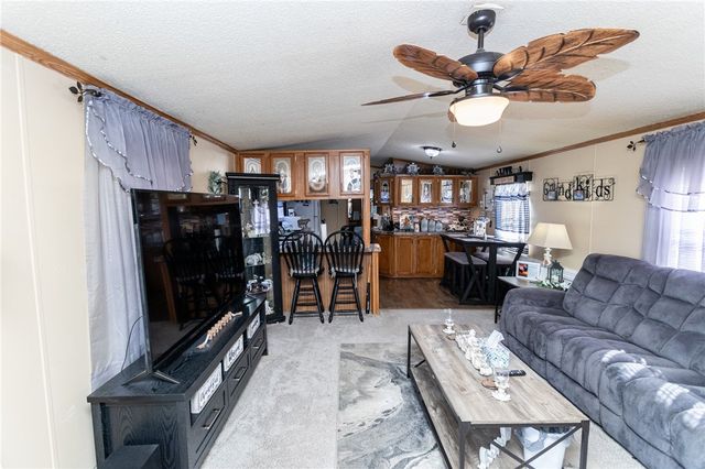 519 E Wine St, South Connellsville, PA 15425