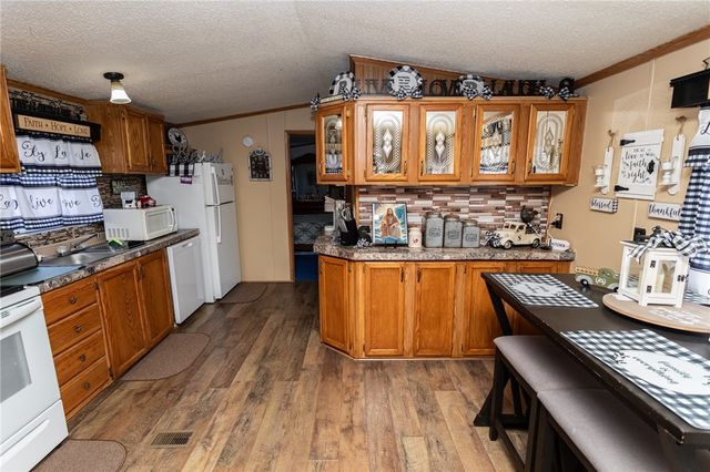 519 E Wine St, South Connellsville, PA 15425