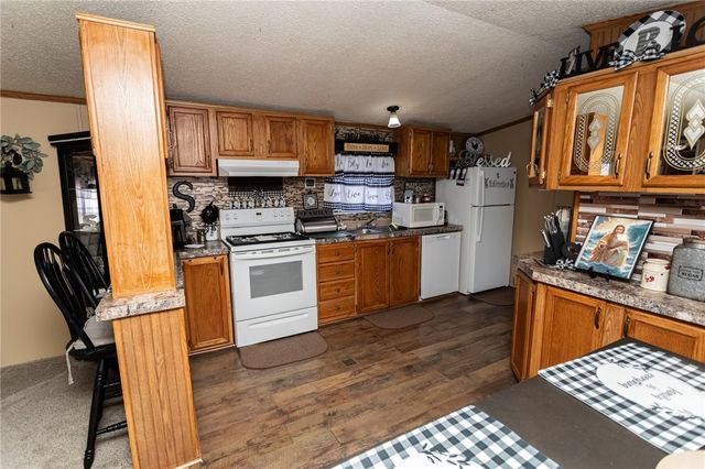 519 E Wine St, South Connellsville, PA 15425