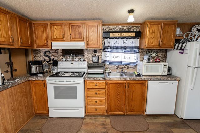 519 E Wine St, South Connellsville, PA 15425