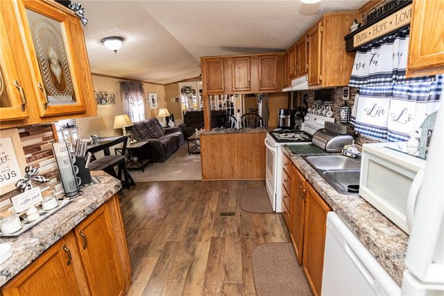 519 E Wine St, South Connellsville, PA 15425