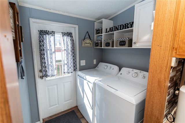 519 E Wine St, South Connellsville, PA 15425