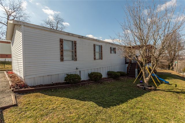 519 E Wine St, South Connellsville, PA 15425