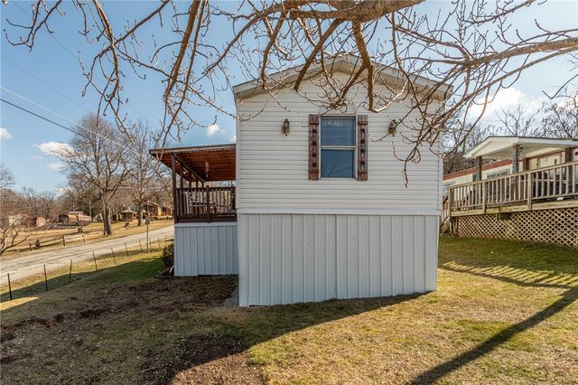 519 E Wine St, South Connellsville, PA 15425