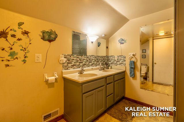 1071 Irwin Avenue, Muskegon, MI 49442