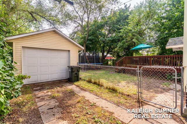 1071 Irwin Avenue, Muskegon, MI 49442