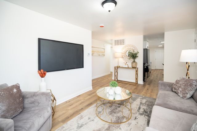 16551 Plymouth Drive, Markham, IL 60428