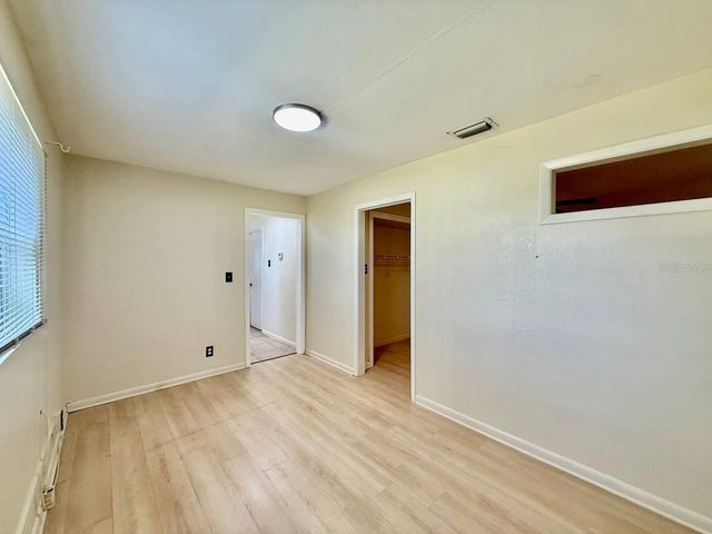 804 E 127TH AVENUE B, Tampa, FL 33612