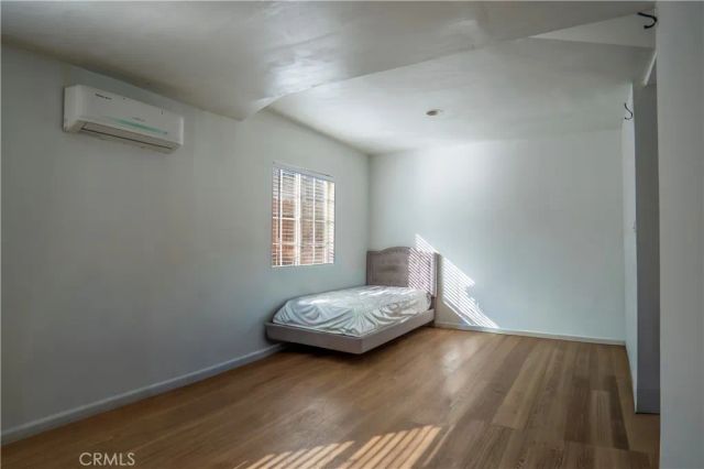 14841 Archwood, Van Nuys, CA 91405