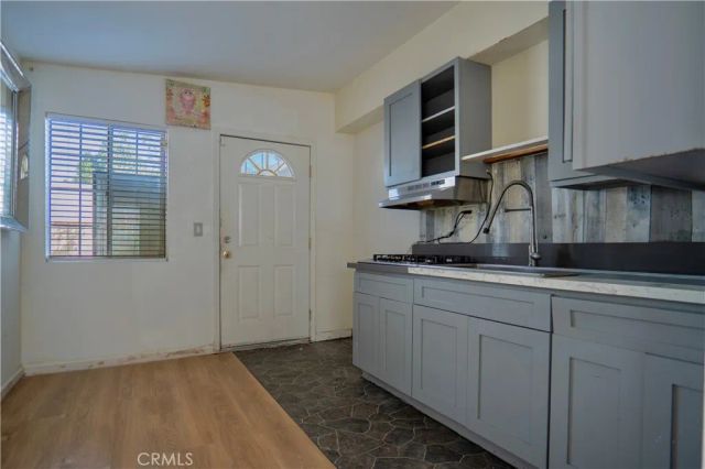 14841 Archwood, Van Nuys, CA 91405