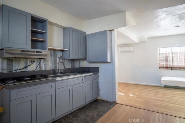 14841 Archwood, Van Nuys, CA 91405