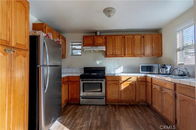 14841 Archwood, Van Nuys, CA 91405