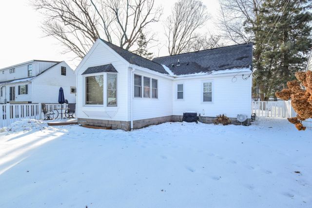 459 Woodruff Avenue, Roseville, MN 55113