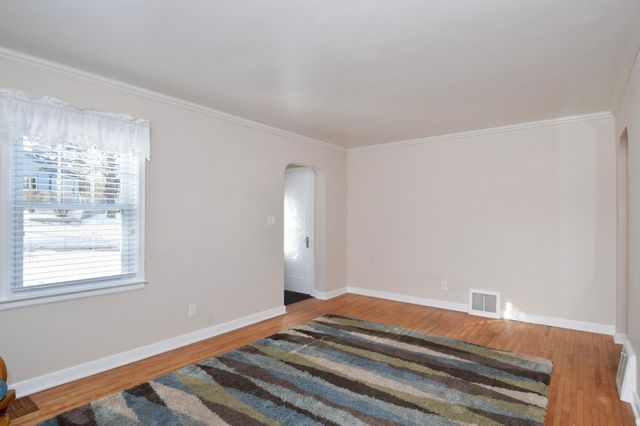 459 Woodruff Avenue, Roseville, MN 55113