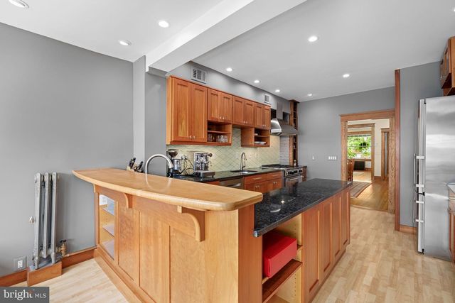 1748 KENYON STREET, Washington, DC 20010