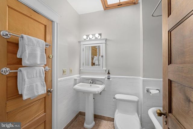 1748 KENYON STREET, Washington, DC 20010