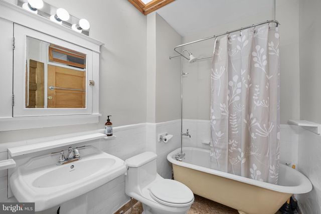 1748 KENYON STREET, Washington, DC 20010
