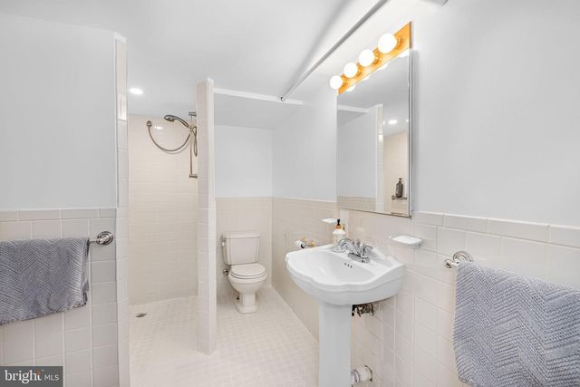 1748 KENYON STREET, Washington, DC 20010