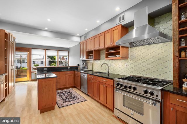 1748 KENYON STREET, Washington, DC 20010