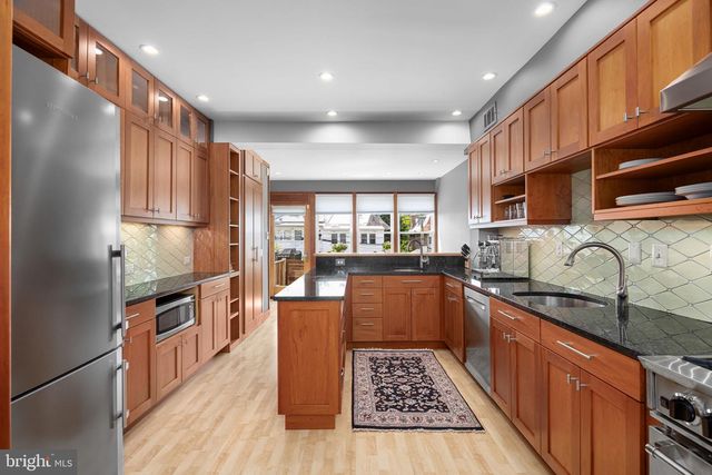 1748 KENYON STREET, Washington, DC 20010