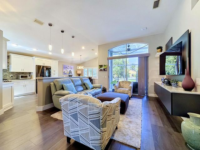 333 NW 45th Terrace, Deerfield Beach, FL 33442