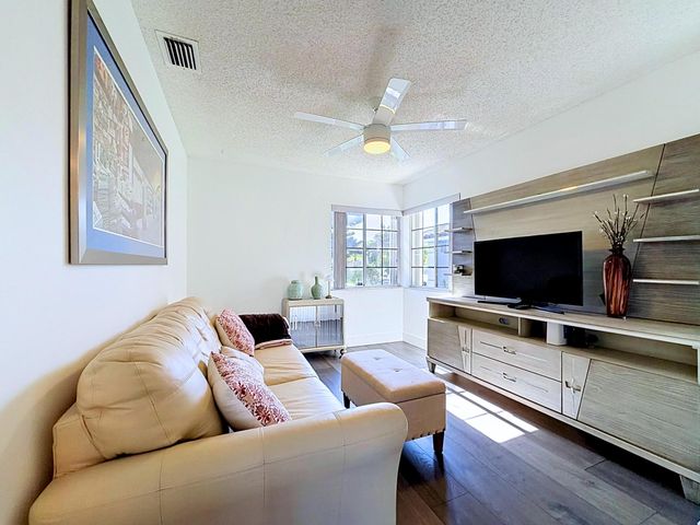333 NW 45th Terrace, Deerfield Beach, FL 33442