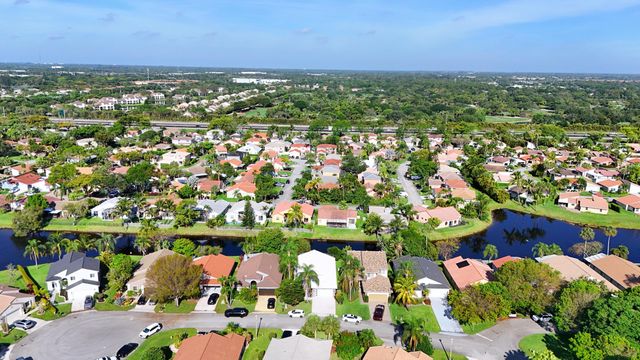 333 NW 45th Terrace, Deerfield Beach, FL 33442