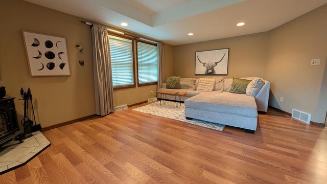 408 8th Street, Baraboo, WI 53913