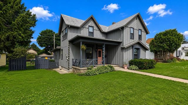 408 8th Street, Baraboo, WI 53913