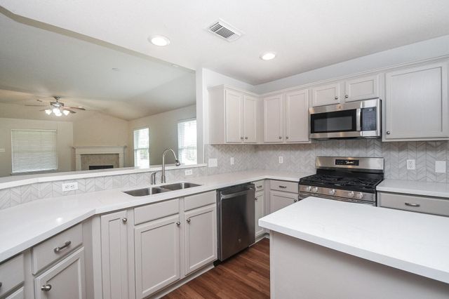 6035 Indian Creek, Missouri City, TX 77459