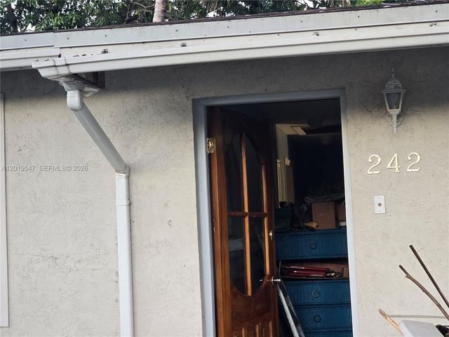 242 NW 7th Ave, Dania Beach, FL 33004