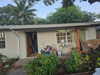 242 NW 7th Ave, Dania Beach, FL 33004